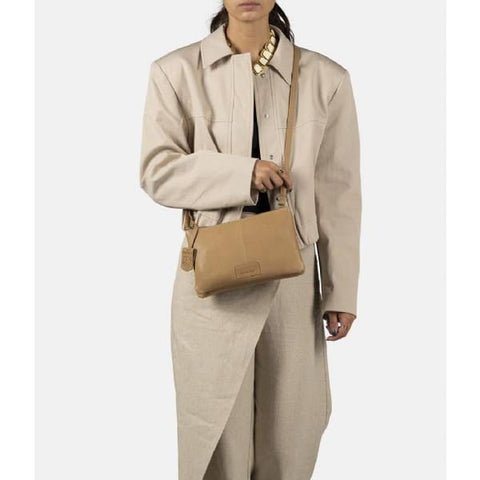 Burkely - Umhängetaschen - Burkely Soft Skylar double Pocket Flap soft beige